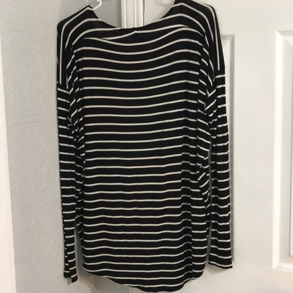 Piko Style Top - Picture 2 of 2